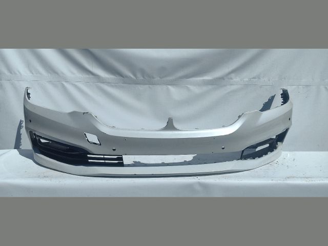 bontott BMW 5 G30 Első Lökhárító (Üresen)