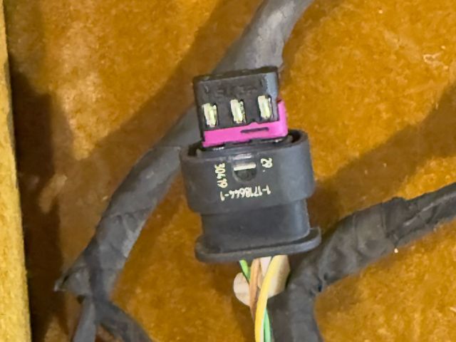 bontott BMW 5 G30 Első Tolatóradar Kábelköteg