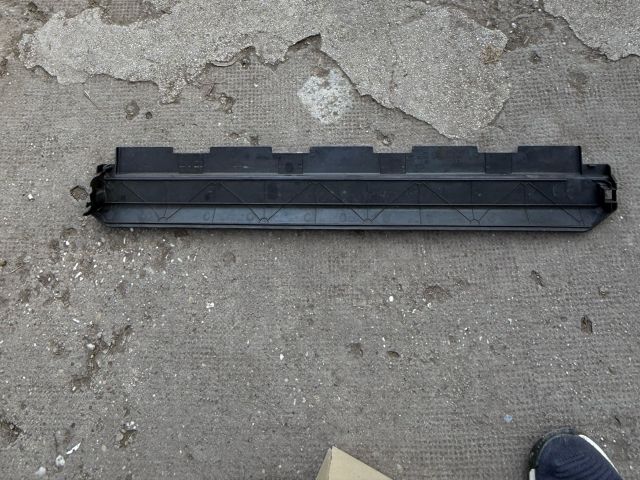 bontott BMW 5 G30 Felső Hűtő Légterelő