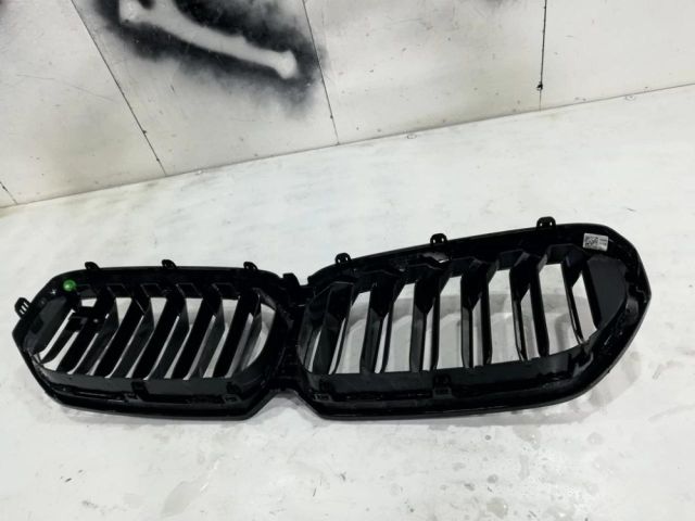 bontott BMW 5 G30 Hűtőrács