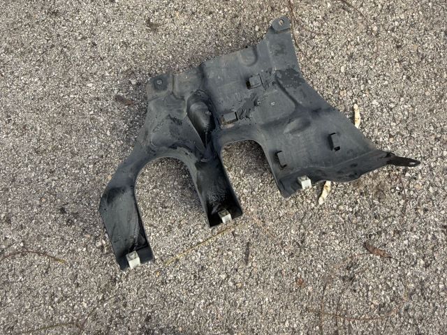 bontott BMW 5 G30 Jobb első Első Dobbetét (Kerékjárati, Műanyag)