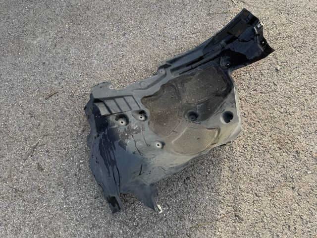 bontott BMW 5 G30 Jobb első Hátsó Dobbetét (Kerékjárati, Műanyag)