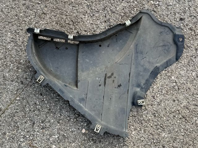 bontott BMW 5 G30 Jobb első Lökhárító Vakborítás