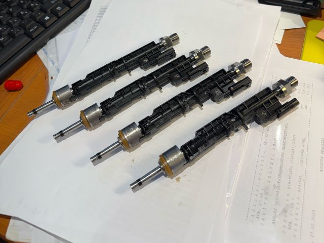 bontott BMW 5 G30 Porlasztó Sor / Híd