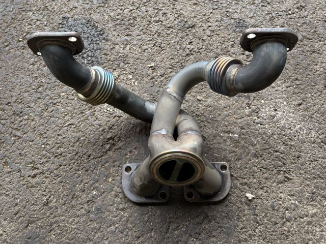 bontott BMW 5 G30 Turbócső