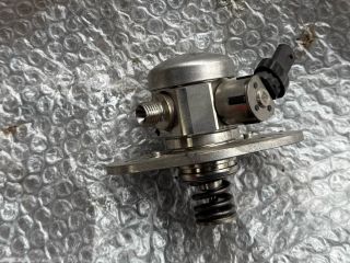 bontott BMW 5 G30 Üzemanyag Szivattyú