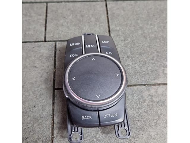 bontott BMW 5 G30 Multimédia Vezérlő