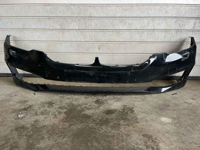 bontott BMW 5 G31 Első Lökhárító (Üresen)