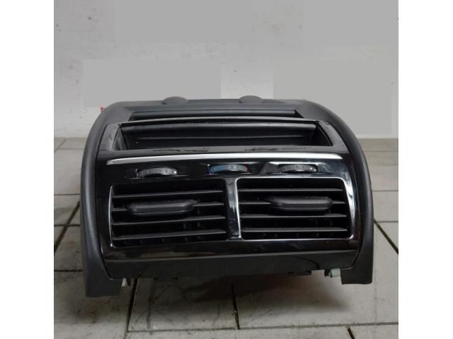 bontott BMW 5 G31 Hátsó középső Szellőző