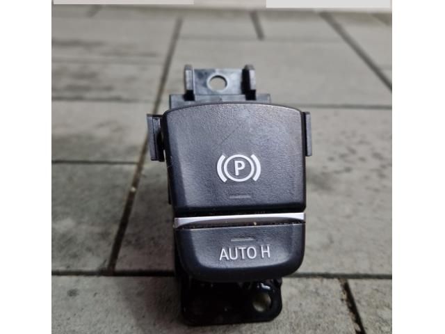 bontott BMW 5 G31 Kézifék Kapcsoló