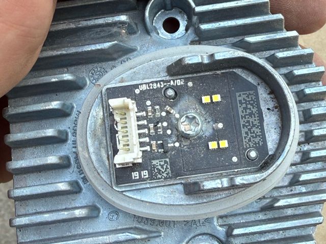 bontott BMW 5 G31 LED Trafó