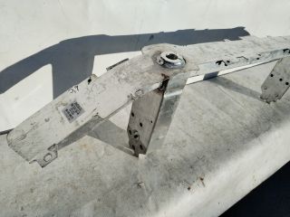 bontott BMW 5 G60, G90, G68 Első Lökhárító Merevítő (Fém)