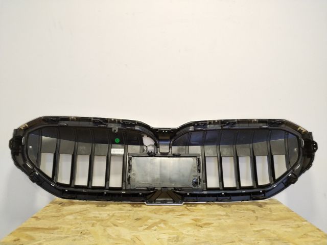 bontott BMW 5 G60, G90, G68 Hűtőrács