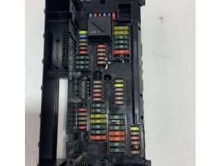 bontott BMW 5 GT Biztosítéktábla Motortér