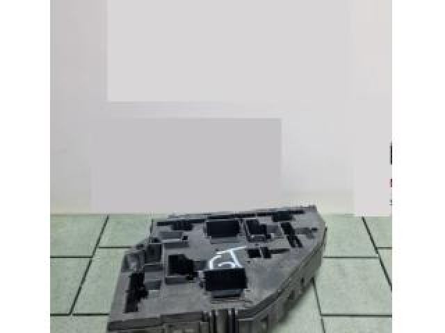 bontott BMW 5 GT Biztosítéktábla Motortér