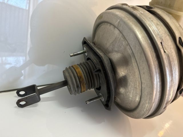 bontott BMW 5 GT Fékrásegítő