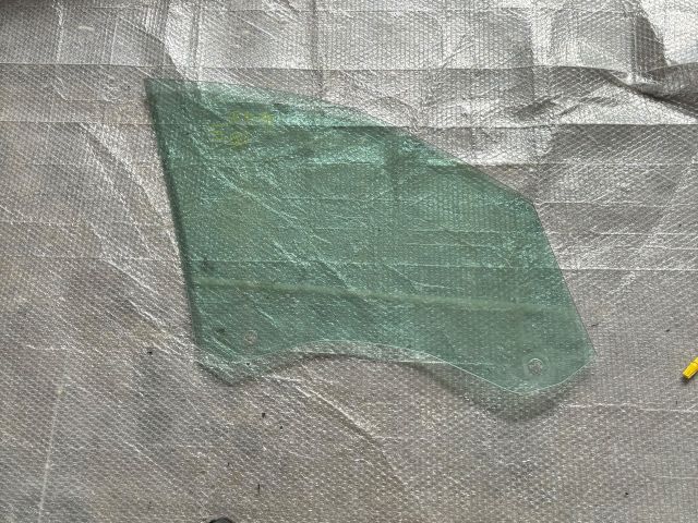 bontott BMW 5 GT Bal első Ablak