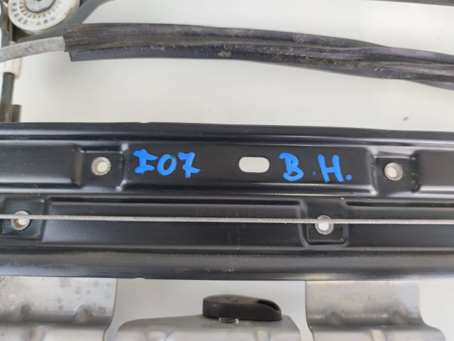 bontott BMW 5 GT Bal hátsó Ablakemelő Szerkezet (Elektromos)