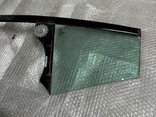 bontott BMW 5 GT Bal hátsó Fixüveg (Ajtóban)