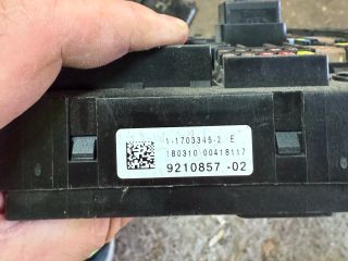 bontott BMW 5 GT Biztosítéktábla Csomagtér