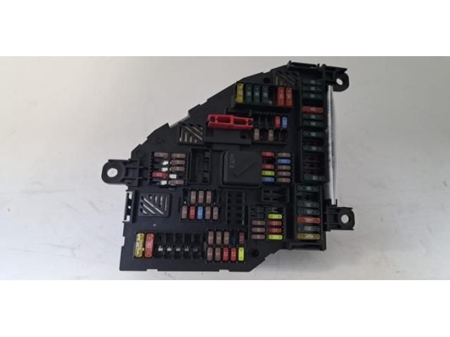 bontott BMW 5 GT Biztosítéktábla Utastér