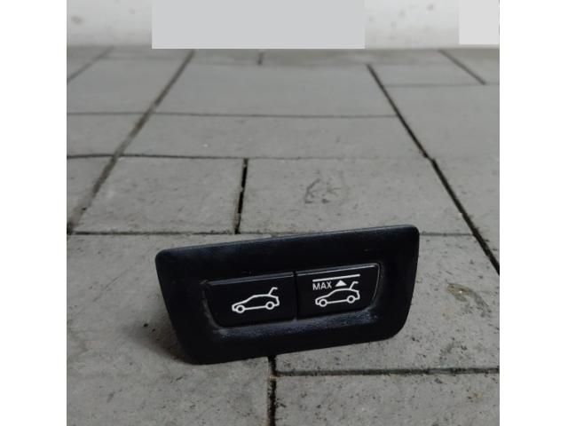 bontott BMW 5 GT Csomagtér Nyitó Kar / Gomb