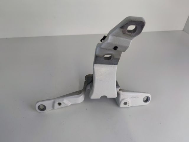 bontott BMW 5 GT Csomagtérajtó Bal Zsanér