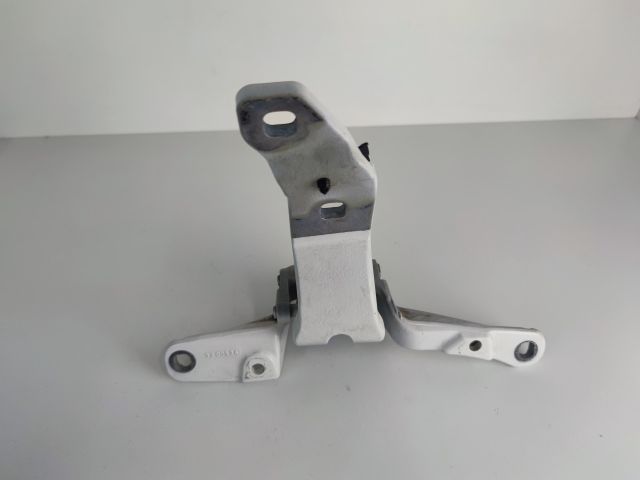 bontott BMW 5 GT Csomagtérajtó Jobb Zsanér