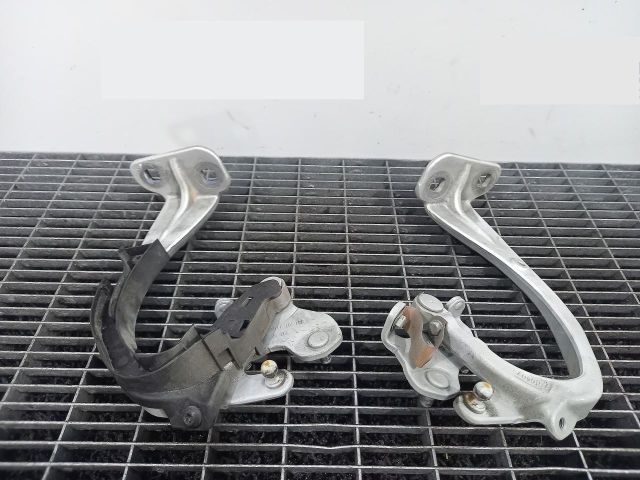 bontott BMW 5 GT Csomagtérajtó Zsanér