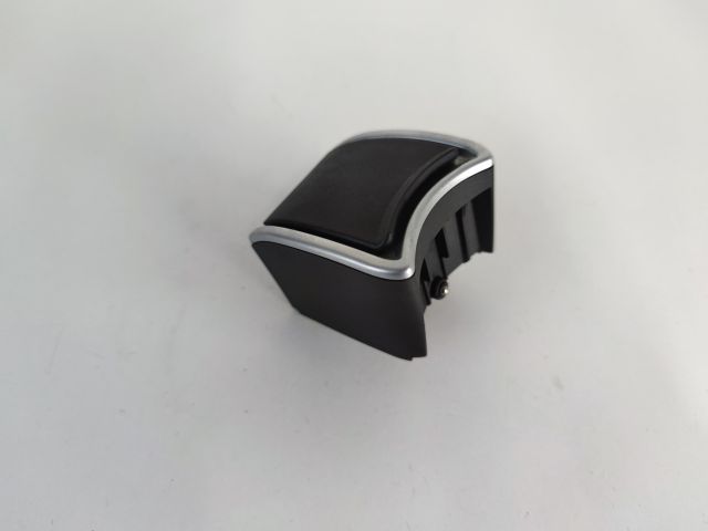 bontott BMW 5 GT Első Hamutartó