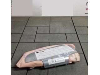 bontott BMW 5 GT Jobb Oldallégzsák