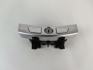 bontott BMW 5 GT Kesztyűtartó Nyitó Kar / Gomb