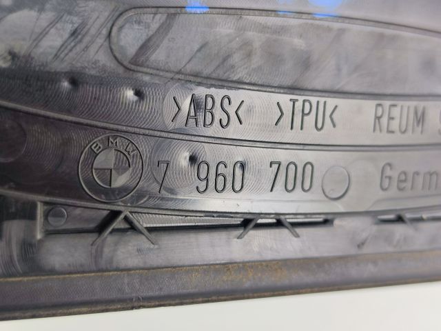 bontott BMW 5 GT Lábtámasz Burkolat