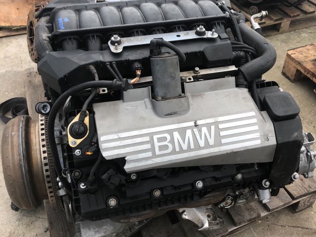 bontott BMW 6 Motor (Fűzött blokk hengerfejjel)