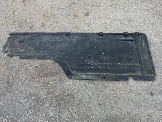 bontott BMW 6 Alsó Padlólemez Burkolat