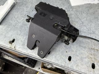 bontott BMW 6 Csomagtérajtó Zárszerkezet