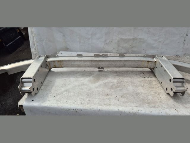 bontott BMW 6 Első Lökhárító Merevítő (Fém)