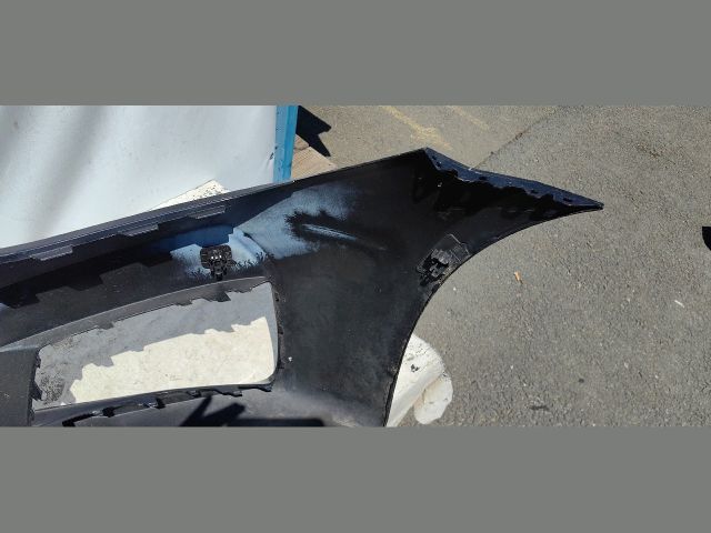 bontott BMW 6 Első Lökhárító (Üresen)