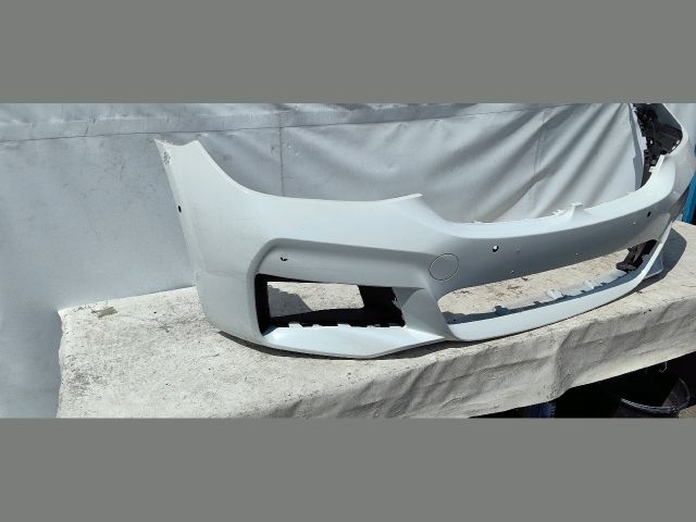 bontott BMW 6 Első Lökhárító (Üresen)