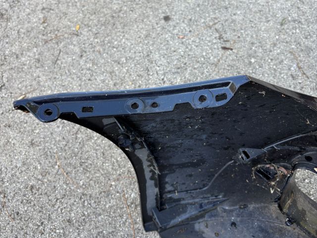 bontott BMW 6 Első Lökhárító (Üresen)