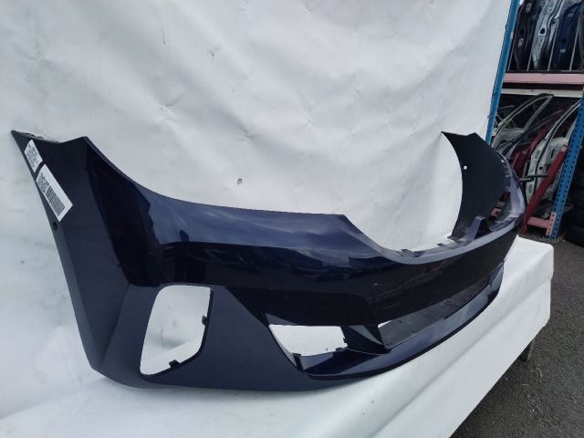 bontott BMW 6 Első Lökhárító (Üresen)