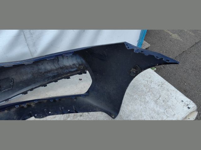 bontott BMW 6 Első Lökhárító (Üresen)