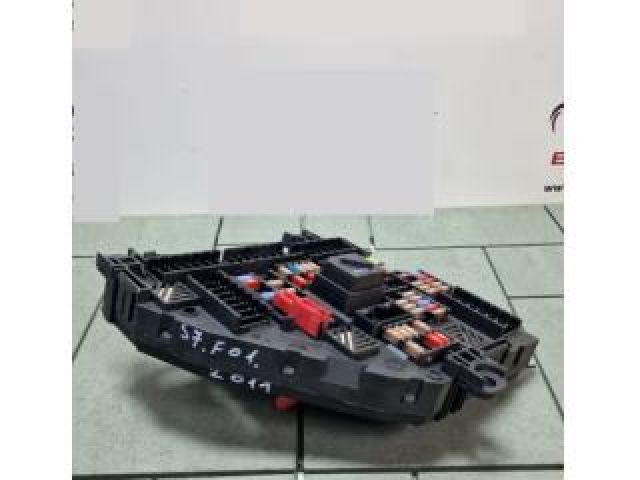 bontott BMW 7 Biztosítéktábla Motortér