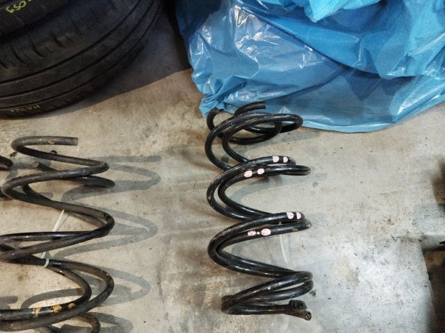 bontott BMW 7 Első Rugó Pár