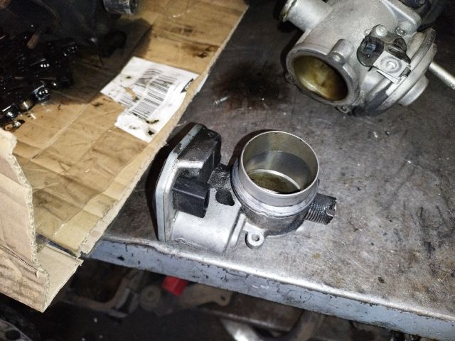 bontott BMW 7 Fojtószelep (Elektromos)