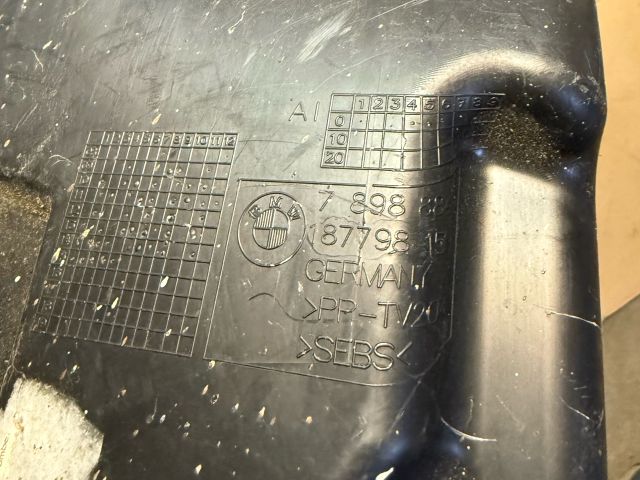 bontott BMW 7 Jobb első Fék Hűtő Cső