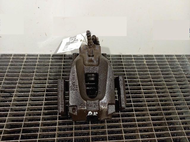 bontott BMW 7 Jobb hátsó Féknyereg Munkahengerrel