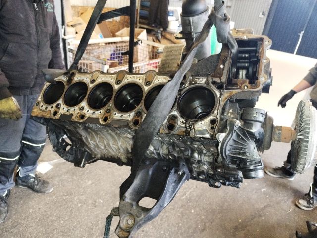 bontott BMW 7 Motorblokk (Fűzött)