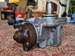 bontott BMW 7 Nagynyomású Szivattyú