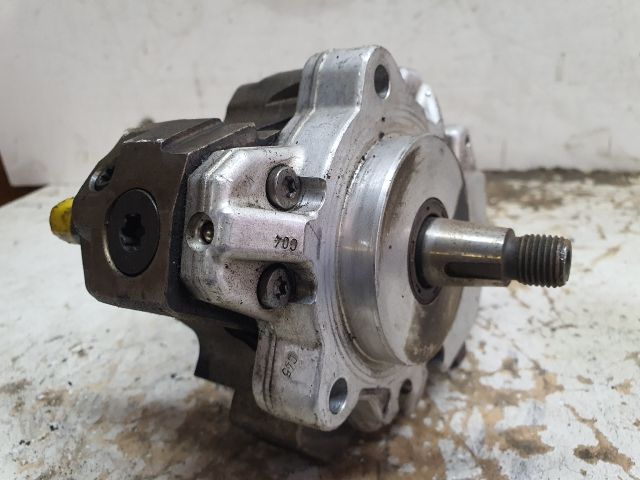 bontott BMW 7 Nagynyomású Szivattyú